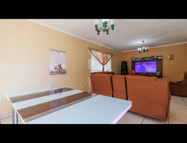 4 BEDROOM FREESTANDING FOR SALE IN MULBARTON